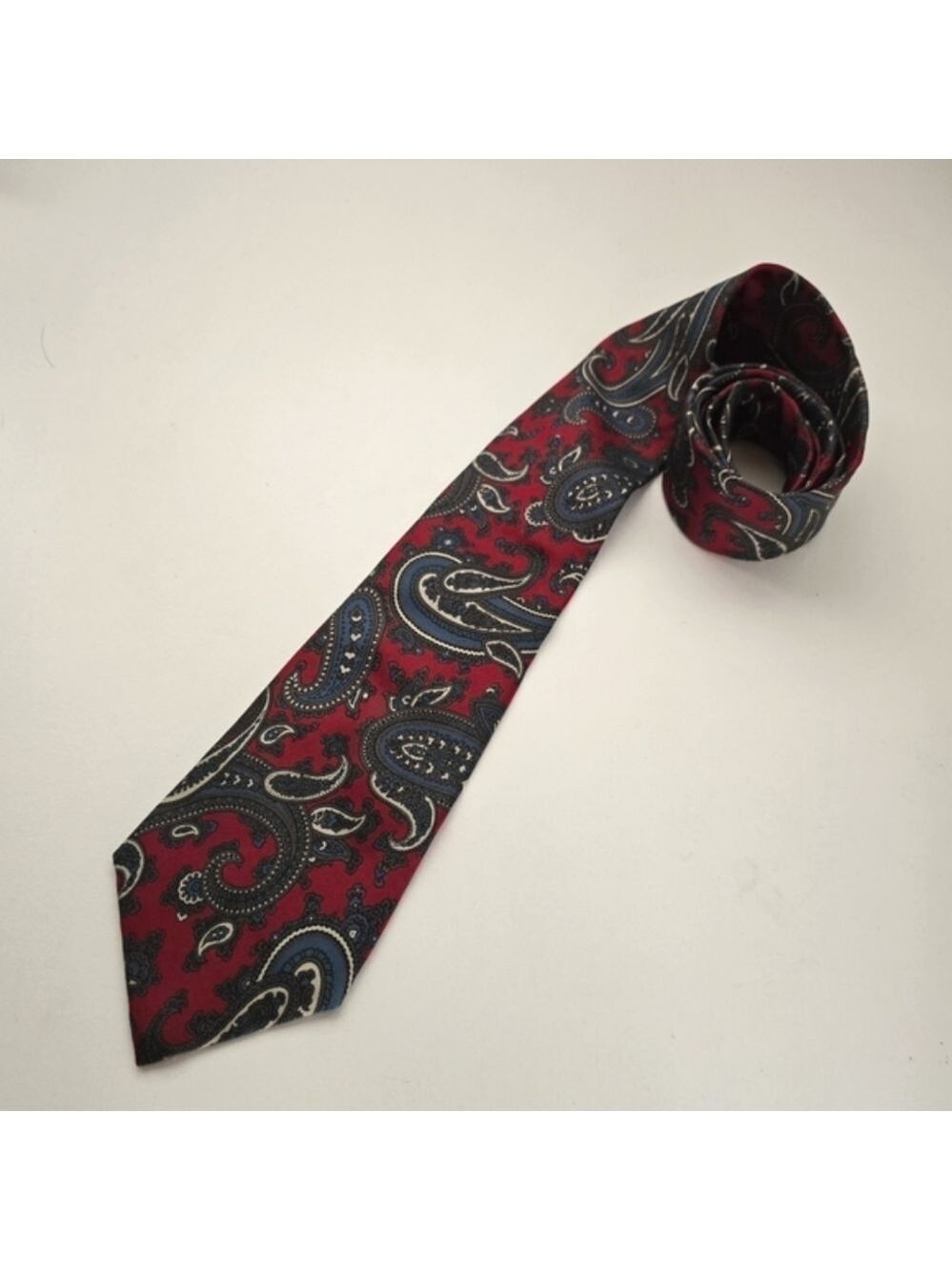 Silk Vintage Red Blue Paisley Patterned Tie Neck